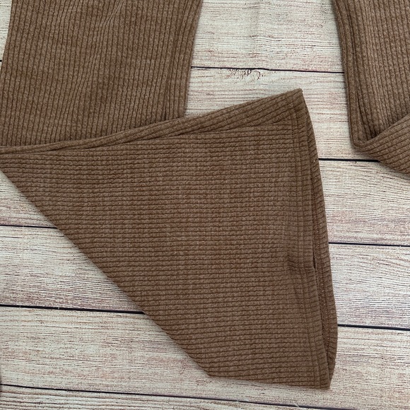American Eagle Brown Ribbed Knit Bell Bottom Hippie Pants Size Large - Picture 4 of 6